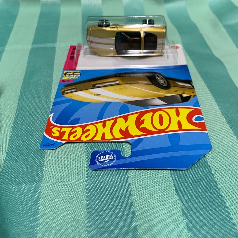 ‘84 Corvette Gold Hot wheel The ‘80s Toy Car - Picture 8 of 8